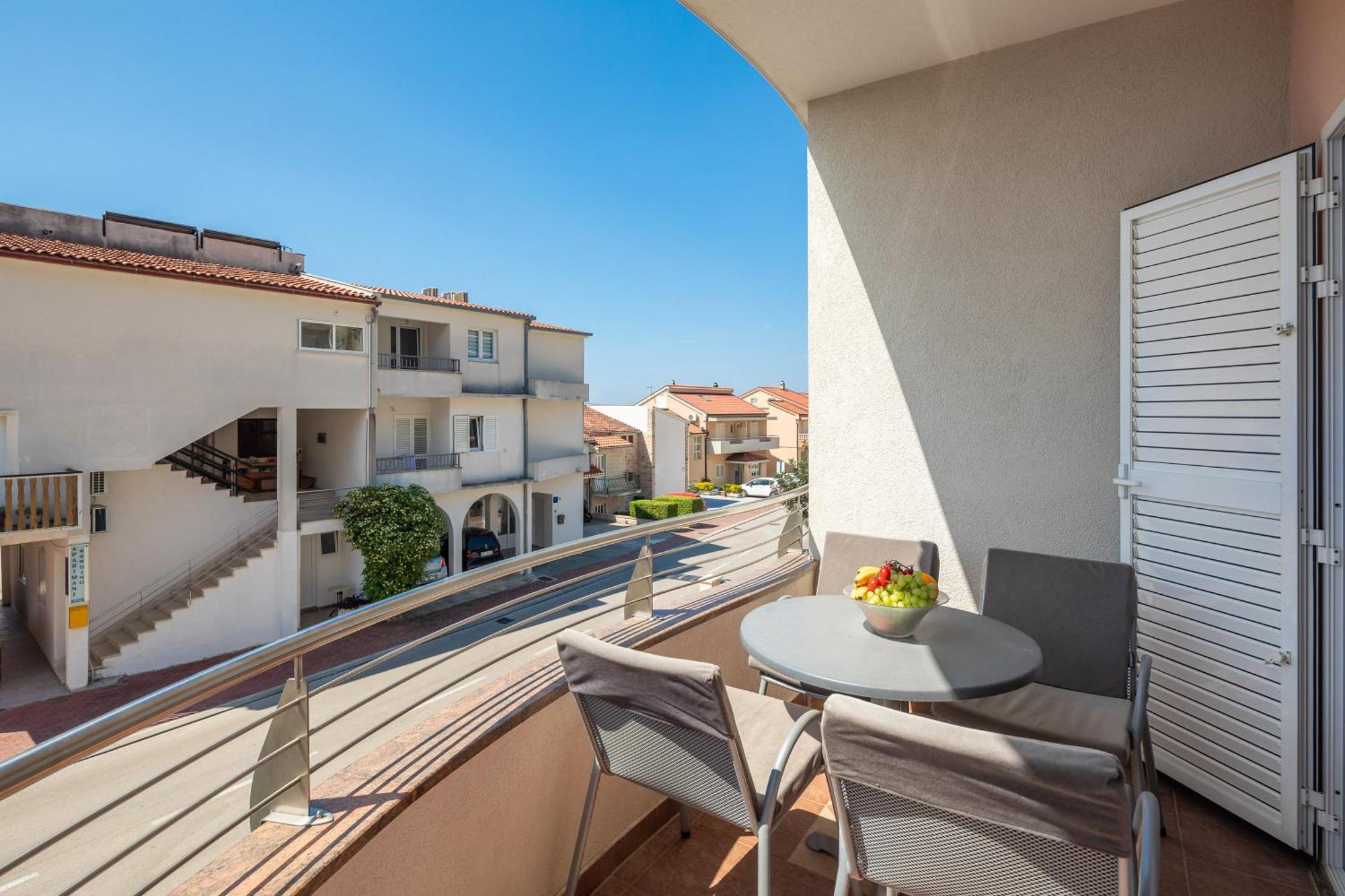 Brkic Apartments With Private Parking Makarska Zimmer foto